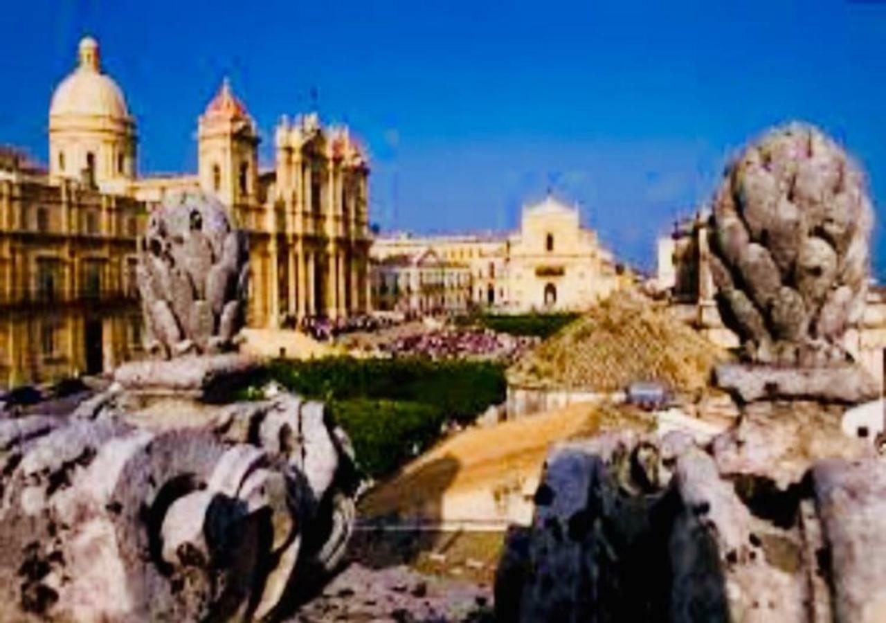The Stone Garden Leilighet Noto Eksteriør bilde